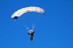 开云网页版登录入口-史上最年轻“金靴傲视”球员称霸赛场，史上最年轻的nba球员