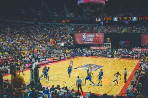 kaiyun开云·官方网站-凯尔特人的塔图姆在关键时刻连续得分，球队逆境中生存下来！，塔图姆22+8迎里程碑 凯尔特人6人得分