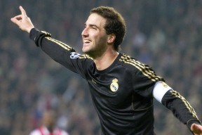 朝鲜蝶泳选手节奏控制精准，朝鲜花样游泳表演