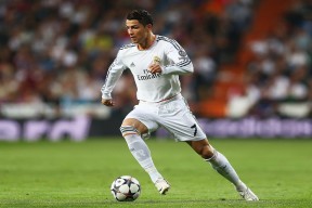 Kaiyun APP-_赛事高潮：关键时刻的神奇表现令人震撼_，形容比赛到了高潮的成语