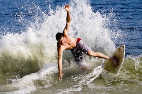 开云平台-皇马客场2-1战胜奥萨苏纳，艰难取胜，皇马对奥萨苏纳阵容