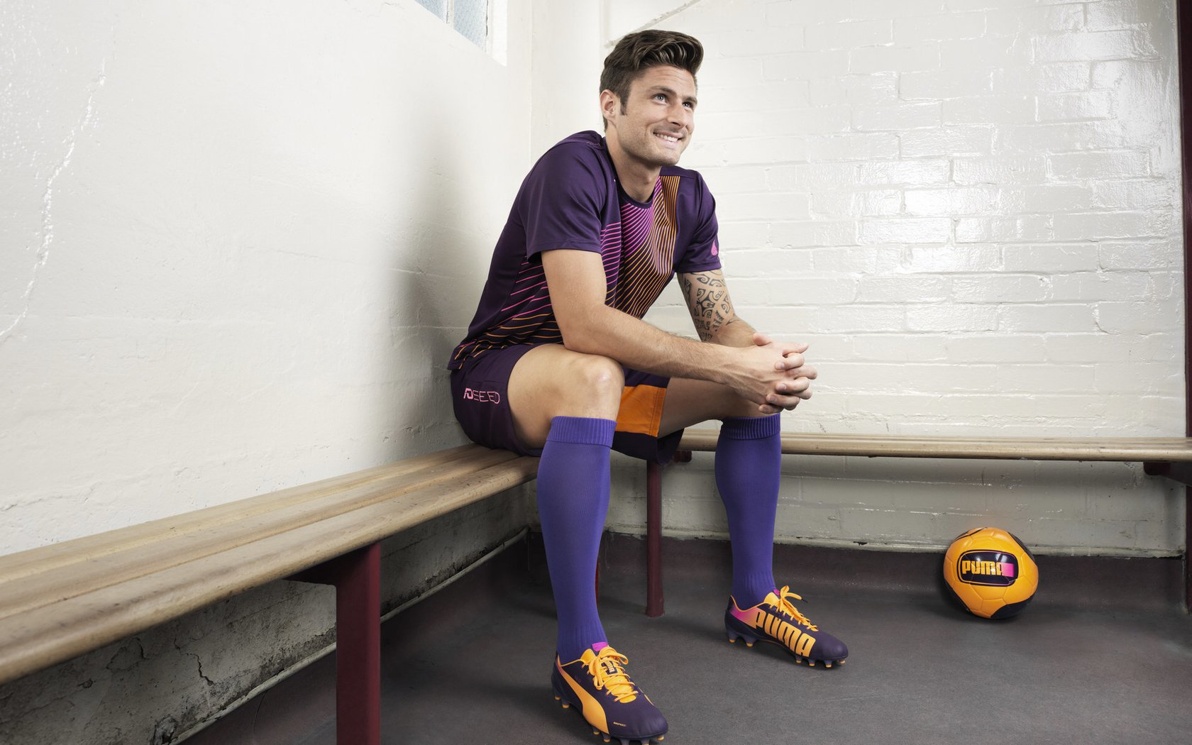 城市夜跑灯光盛典,点亮夜空的运动狂欢,夜光跑道实景